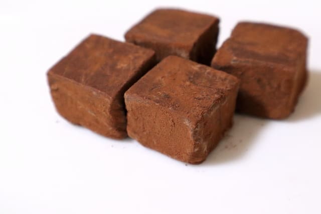 明治メルティーキッス「プレミアムショコラ｣｢フルーティー濃いちご｣｢初摘み濃抹茶｣2021年発売日はいつからいつまで?値段と内容量!カロリーと口コミも調査!!