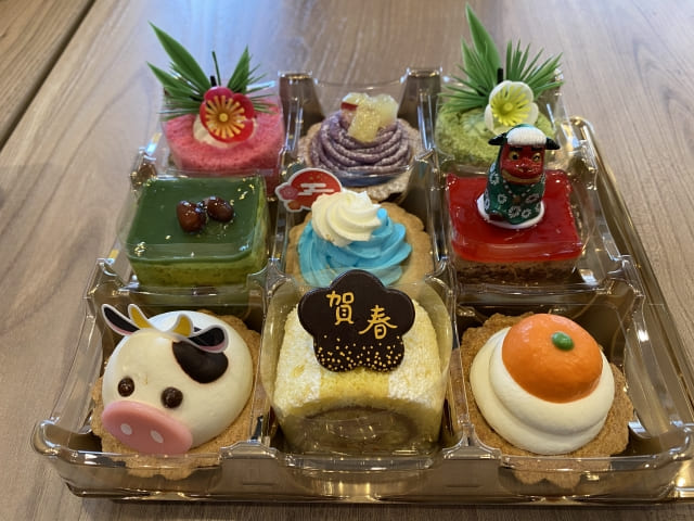 銀座コージーコーナー2022｢スイーツおせち｣発売日はいつからいつまで?値段と販売店!口コミも調査!!予約開始!干支の寅タルトなどプチケーキまでご紹介!