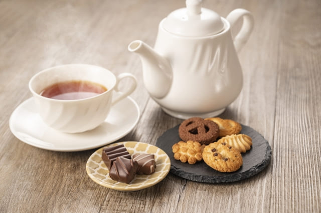 ｢午後の紅茶｣ストレートティーベイクドチョコ･午後の紅茶ミルクティーサンドクッキー･午後の紅茶レモンティーガレットサンド｣発売日はいつからいつまで?値段と口コミも調査!